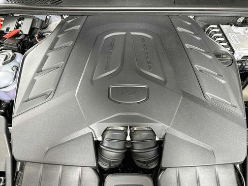 New 2026 Porsche Cayenne GTS AWD/4WD image 31