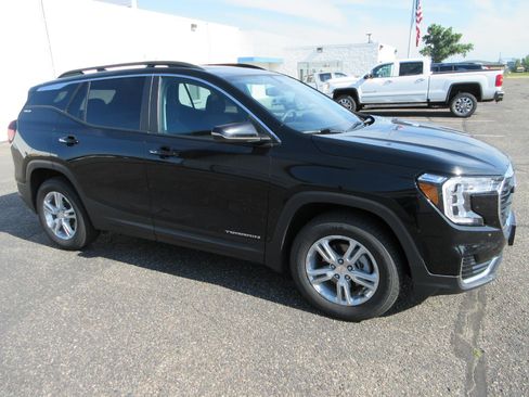 Certified 2022 GMC Terrain SLE w/ Driver Convenience Package AWD/4WD image 4