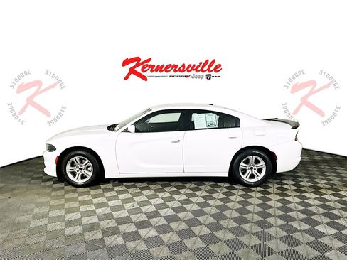 Used 2022 Dodge Charger SXT image 4