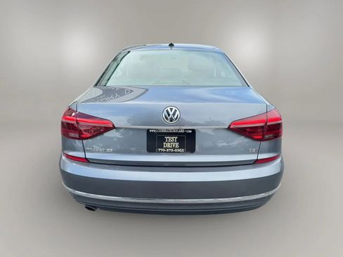 Used 2018 Volkswagen Passat 2.0T SE FWD image 10