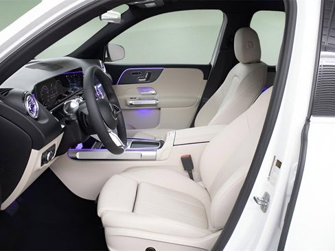Used 2025 Mercedes-Benz GLB 250 image 13