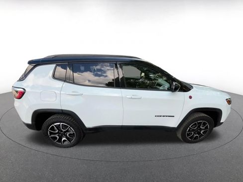 Used 2025 Jeep Compass Trailhawk AWD/4WD image 13
