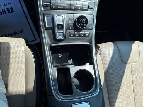 Certified 2023 Hyundai Santa Fe Limited AWD/4WD image 17