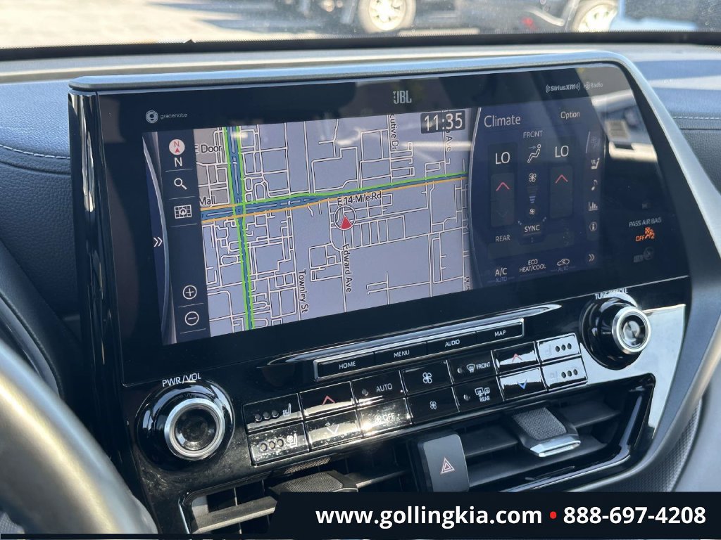 Used 2021 Toyota Highlander Limited AWD/4WD image 25