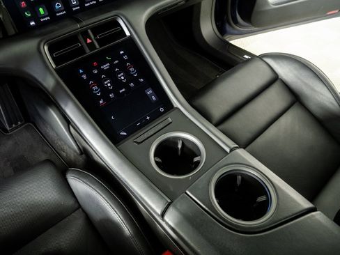 Used 2020 Porsche Taycan Turbo S image 19