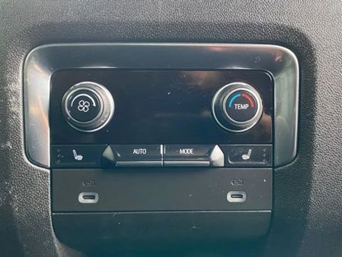 Used 2022 Chevrolet Tahoe Premier w/ Premium Package image 27