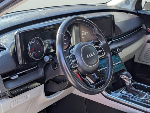 Certified 2023 Kia Carnival EX image 31