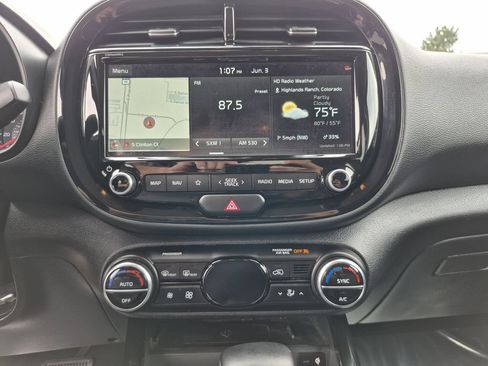 Used 2020 Kia Soul EX FWD image 9