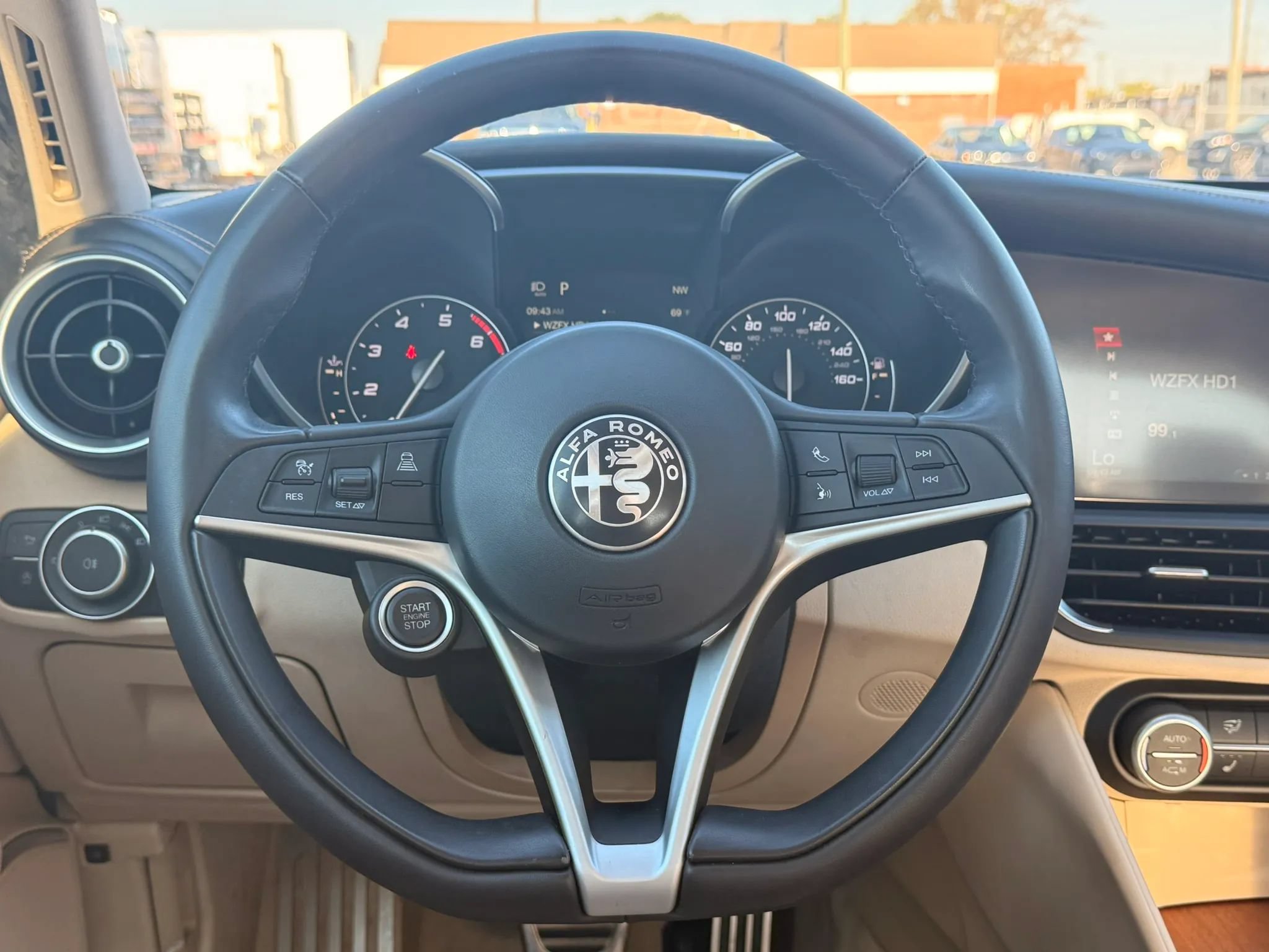 Used 2018 Alfa Romeo Giulia Ti w/ Quick Order Package 22Z Lusso RWD image 15