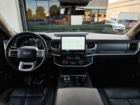 Used 2024 Ford Expedition Max XLT image 21