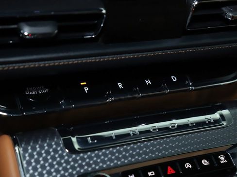 Certified 2025 Lincoln Aviator Black Label image 34