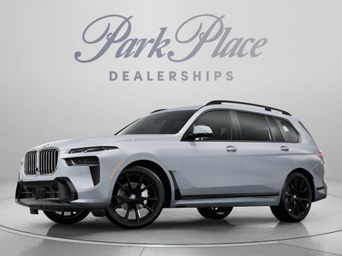 Used 2024 BMW X7 xDrive40i AWD/4WD image 3