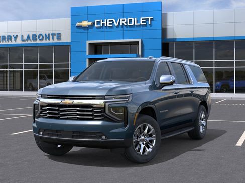 New 2026 Chevrolet Suburban Premier AWD/4WD image 8
