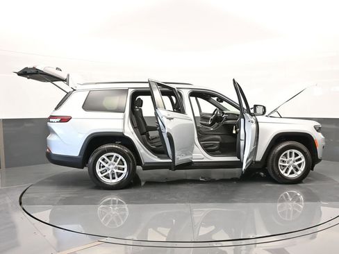 Used 2024 Jeep Grand Cherokee L Laredo image 63