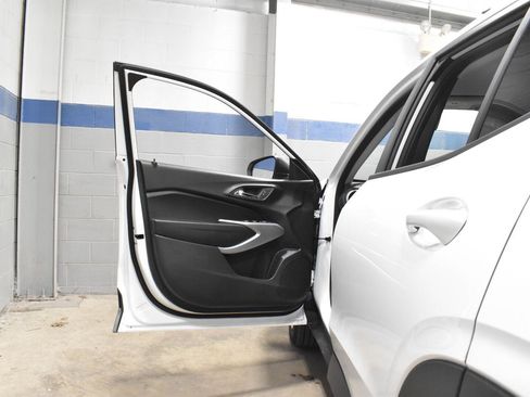 Used 2026 Chevrolet Trax LS w/ Driver Confidence Package FWD image 9