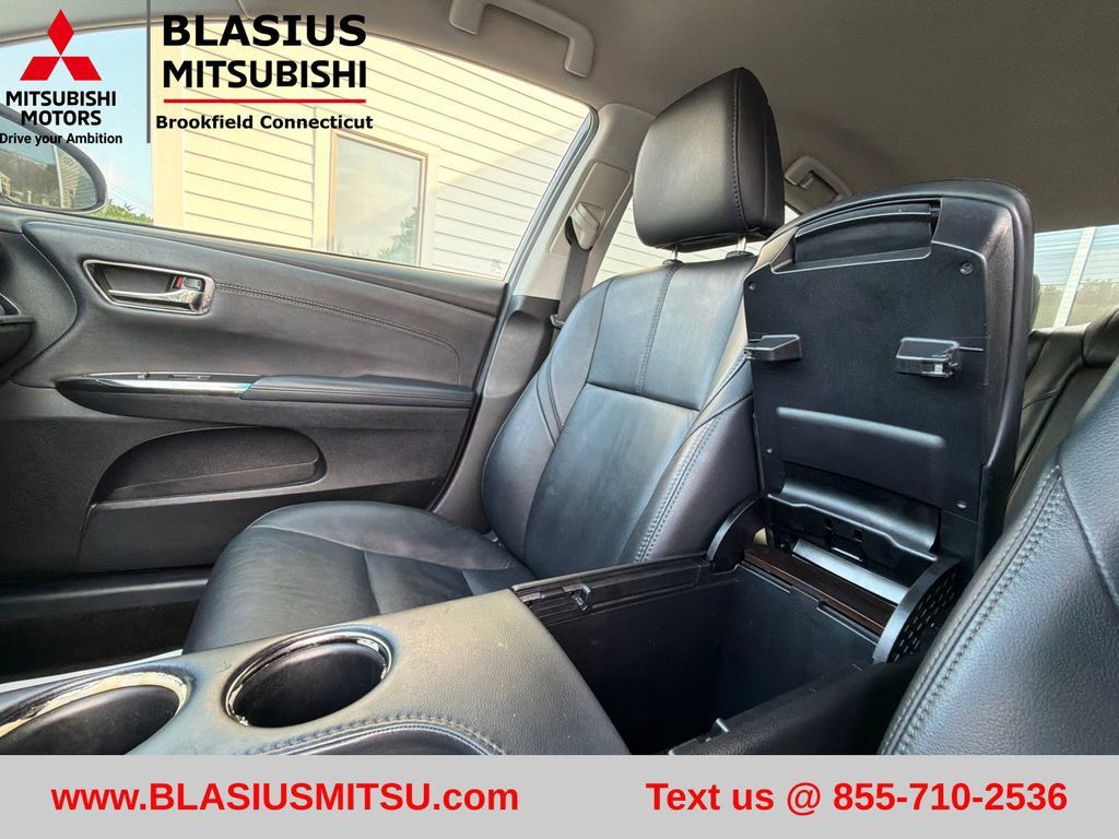 Used 2013 Toyota Avalon XLE FWD image 27