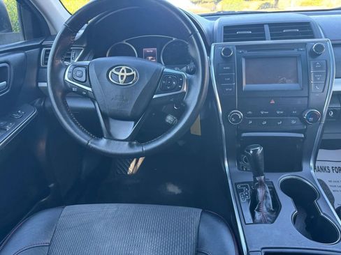 Used 2016 Toyota Camry SE FWD image 9