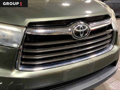 Used 2016 Toyota Highlander Limited Platinum image 29
