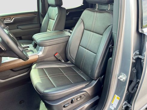 Used 2025 Chevrolet Silverado 1500 High Country AWD/4WD image 20