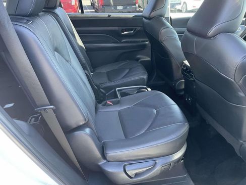 Used 2025 Toyota Grand Highlander AWD image 47