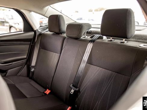 Used 2017 Ford Focus SE image 32