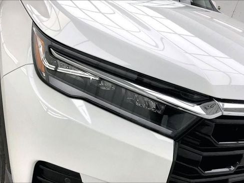 New 2026 Honda Pilot Touring image 16
