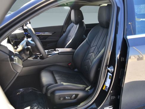 Used 2024 BMW i5 eDrive40i w/ Premium Package image 5