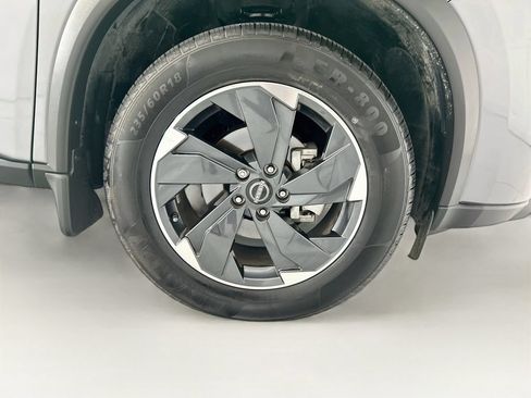 Used 2024 Nissan Rogue SV w/ SV Premium Package FWD image 30