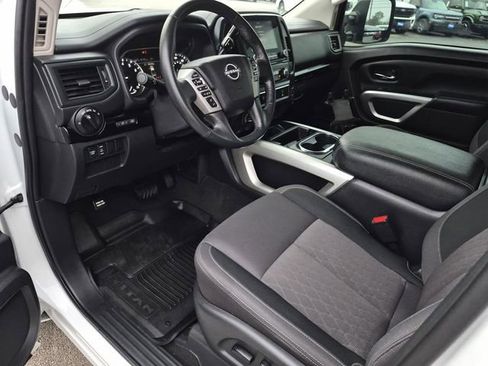 Used 2024 Nissan Titan SV w/ SV Convenience Package image 14