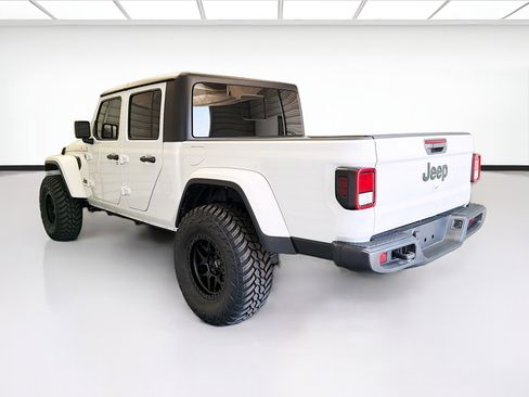Used 2022 Jeep Gladiator Sport AWD/4WD image 6