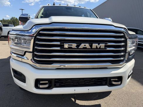 Used 2022 RAM 2500 Limited AWD/4WD image 25