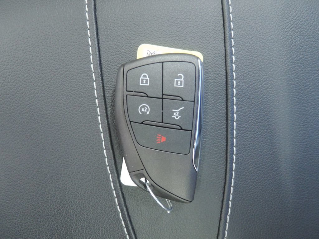 New 2026 Chevrolet Traverse LT w/ Sun and Wheel Package FWD image 43