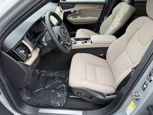 New 2026 Volvo XC90 B6 Plus w/ Protection Package Premier image 9