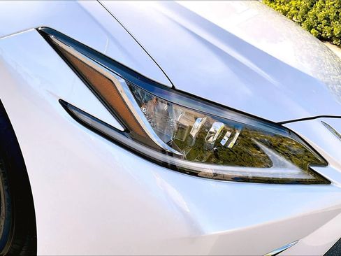 Used 2025 Lexus ES 350 image 26