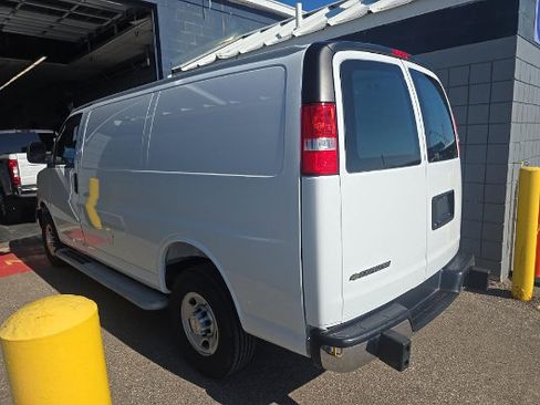 Used 2025 Chevrolet Express 2500 w/ Driver Convenience Package RWD image 4