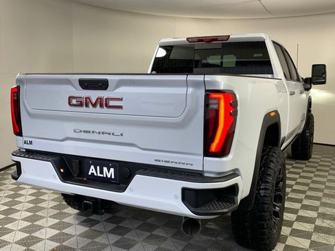 New 2026 GMC Sierra 2500 Denali w/ Denali Reserve Package image 8