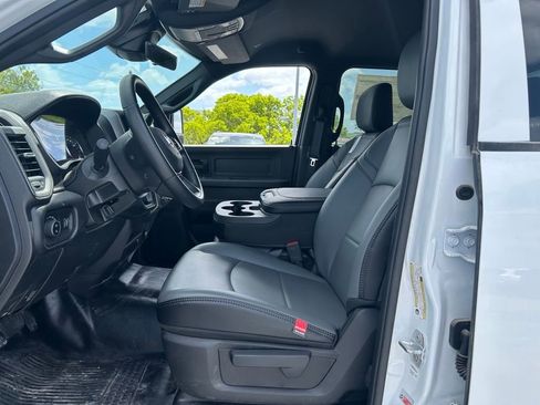 New 2025 RAM 2500 Tradesman w/ Chrome Appearance Group image 9