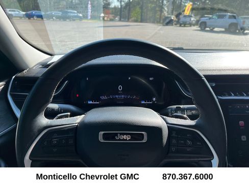 Used 2022 Jeep Grand Cherokee L Limited image 12