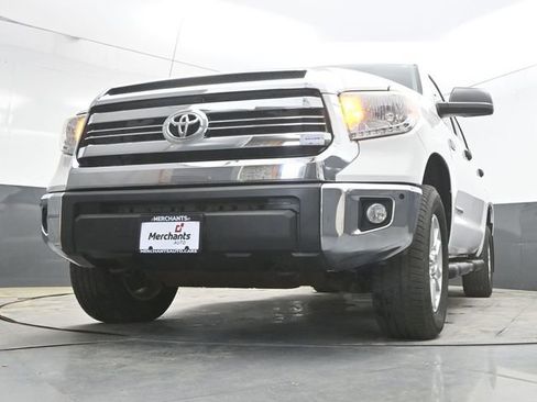 Used 2017 Toyota Tundra SR5 w/ SR5 Upgrade Package AWD/4WD image 35