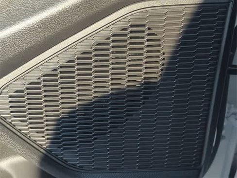 Used 2025 Jeep Grand Cherokee Laredo image 29