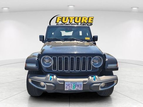 Used 2024 Jeep Wrangler Unlimited Sahara AWD/4WD image 2