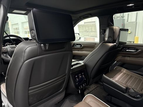 New 2026 GMC Yukon XL Denali Ultimate AWD/4WD image 8