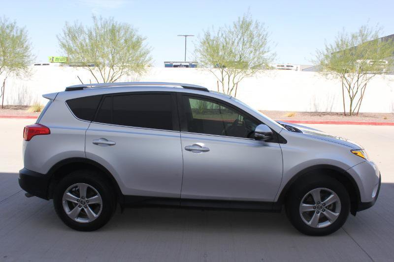 Used 2015 Toyota RAV4 XLE AWD/4WD image 4