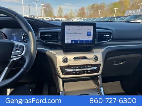 Certified 2022 Ford Explorer XLT w/ Equipment Group 202A AWD/4WD image 32