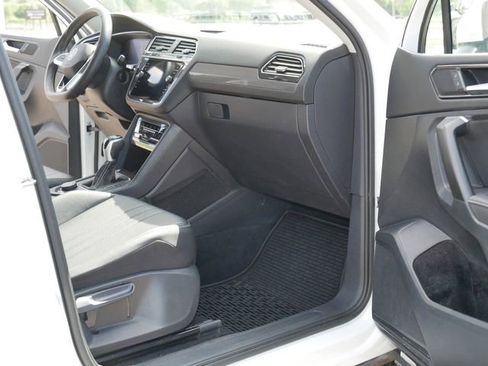 Certified 2022 Volkswagen Tiguan SE AWD/4WD image 20