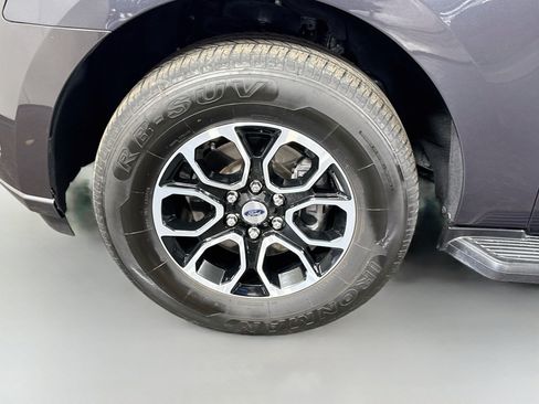 Used 2024 Ford Expedition XLT RWD image 38