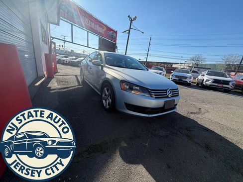 Used 2012 Volkswagen Passat 2.5 SE FWD image 9