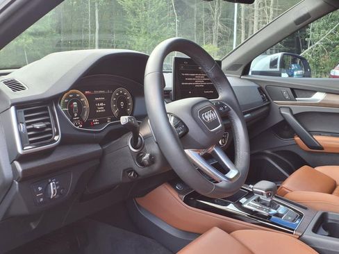 Used 2025 Audi Q5 e Premium Plus w/ Premium Plus Package image 21