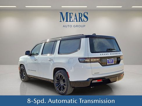 Used 2023 Jeep Grand Wagoneer Series III w/ Rear Seat Video Group 1 image 4