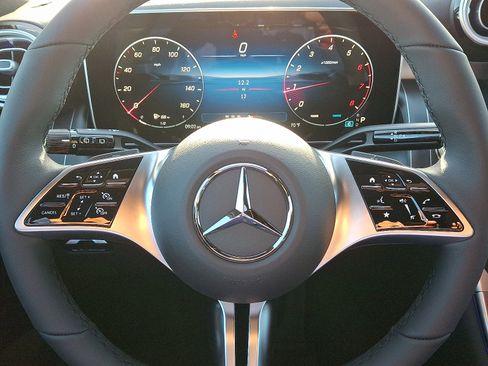 Used 2026 Mercedes-Benz GLC 300 4MATIC image 13